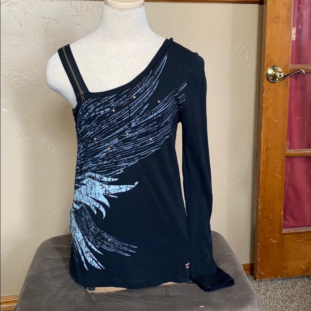 Black one shoulder shirt